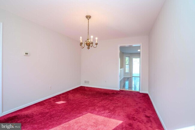 Building Photo - 27 Samantha Dr