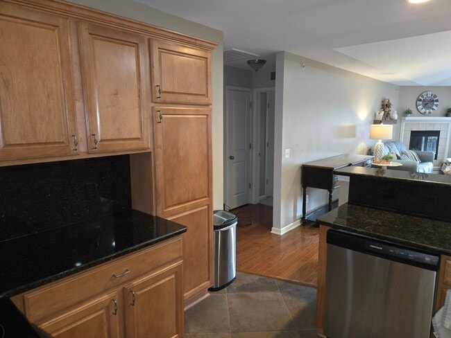 Building Photo - 6725 Boulder Pointe Dr