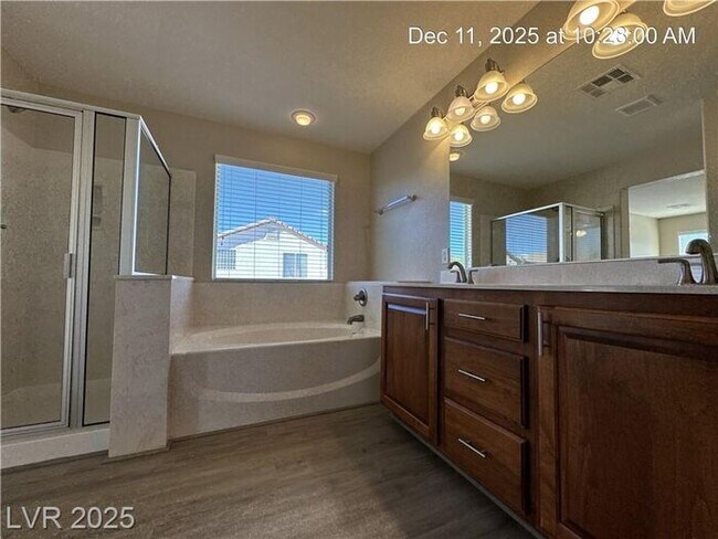 Building Photo - WONDERFUL 2-STORY HOME IN THE SW!