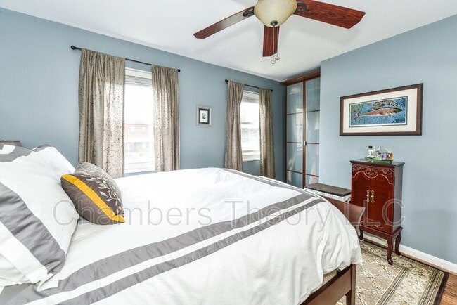 Building Photo - 629 S Henry St