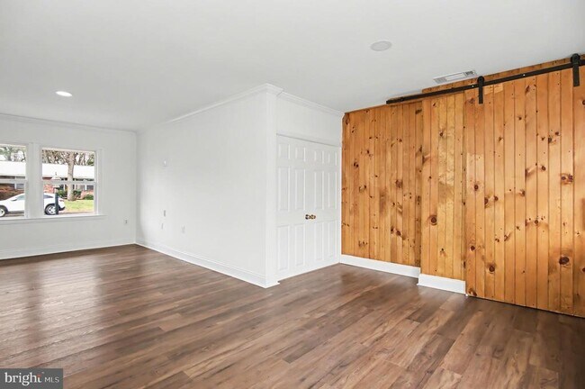 Building Photo - 312 E Gordon St