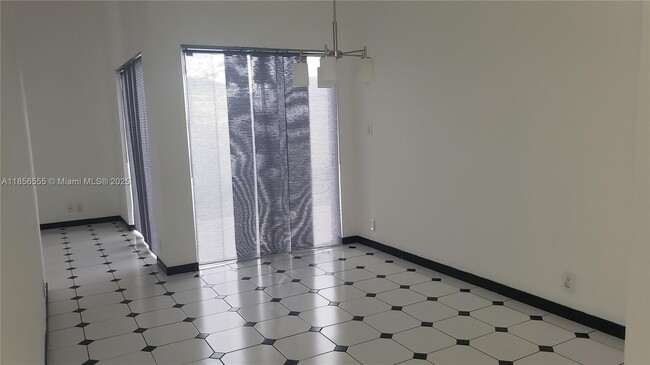 Building Photo - 15564 SW 63rd Ter