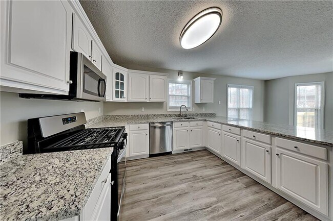 Building Photo - 33 Ashland Cir