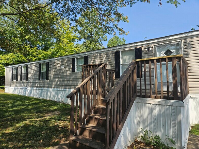 Building Photo - 38 Lynnwood Cir