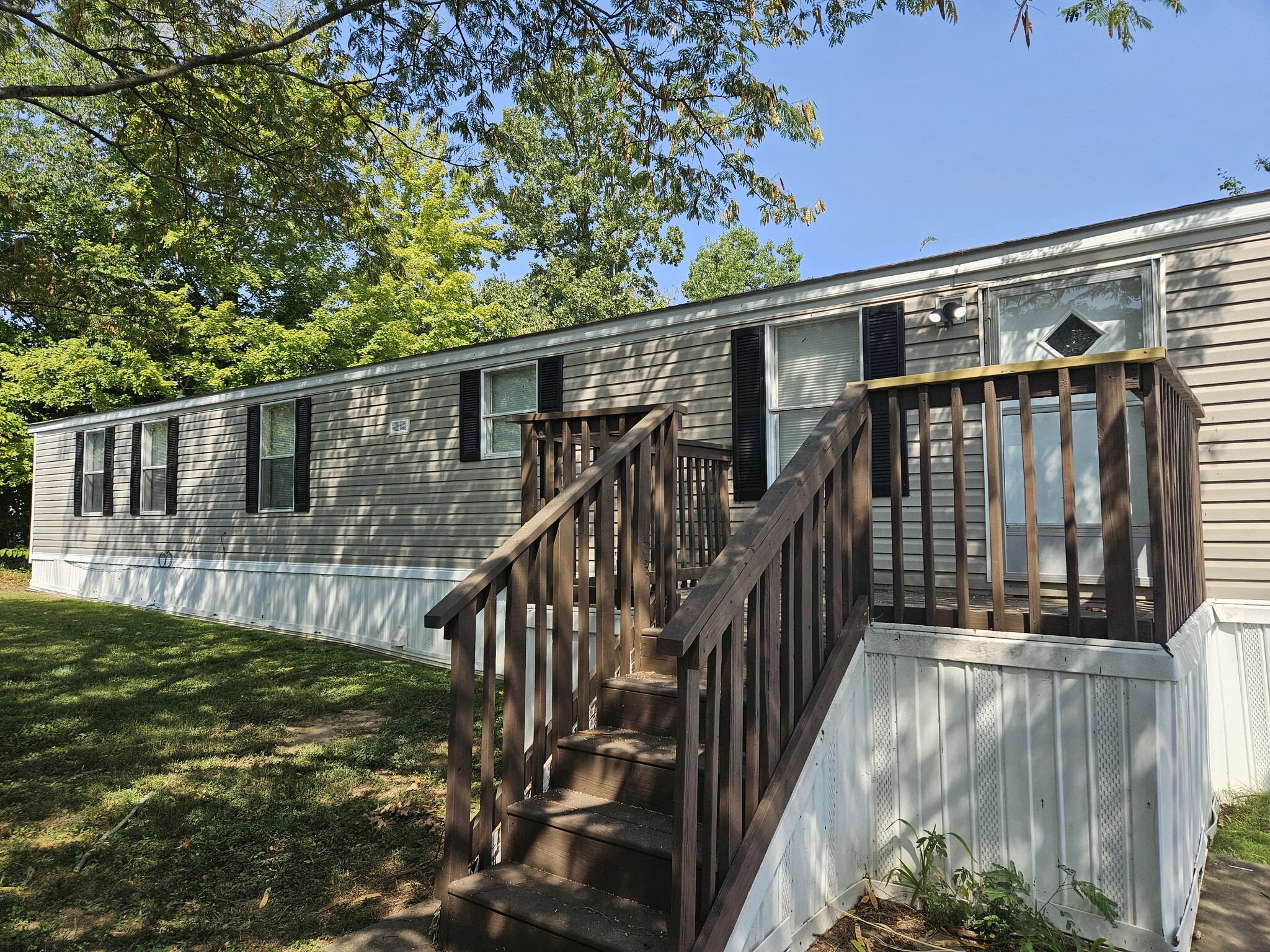 Building Photo - 38 Lynnwood Cir