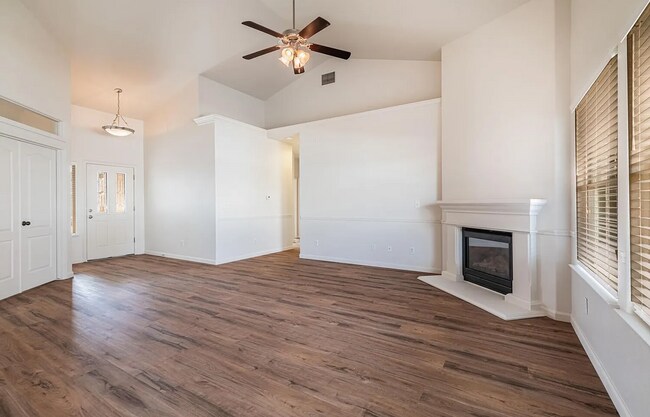 Building Photo - Immaculate Clovis Home! Stylish Updates + Prime Location!