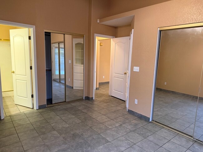 Building Photo - 1102 Kirksey Dr