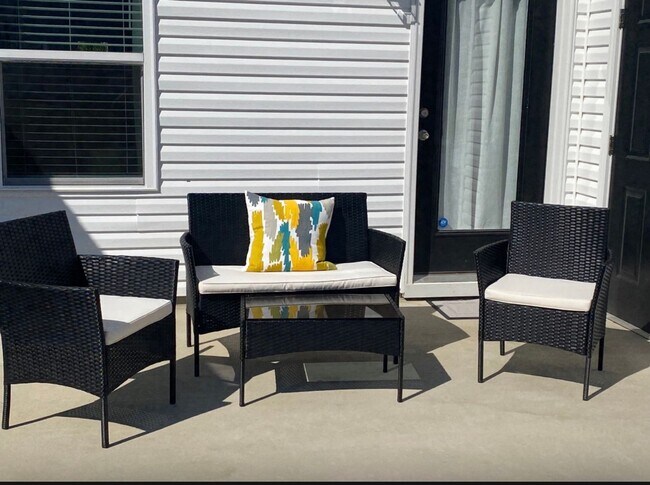 Building Photo - Single-family home