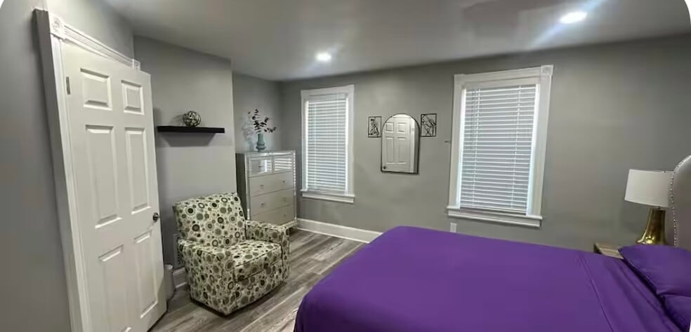 Building Photo - 229 Conover St