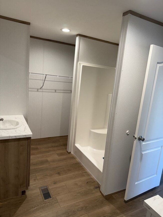 Building Photo - Poplar Ridge