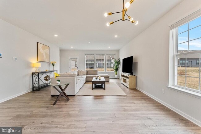 Building Photo - 493 Ensemble Wy