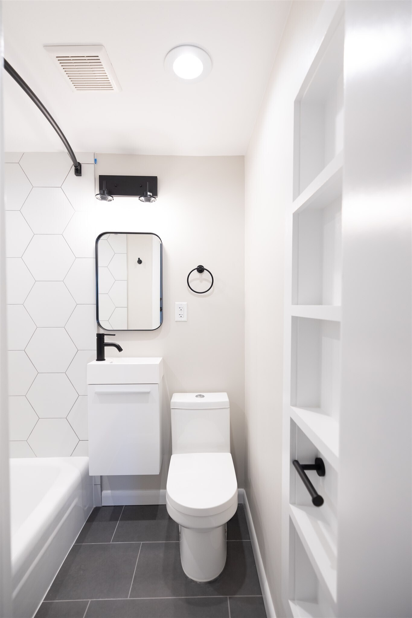 Building Photo - 158-161 Saint Botolph Unit 7F