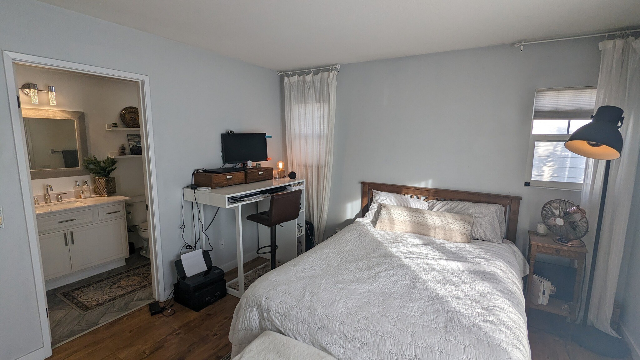 Building Photo - 1554 Plymouth Ln