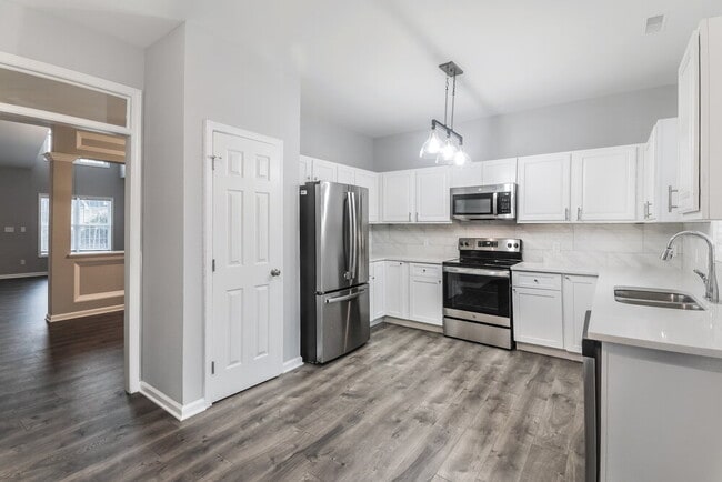 Building Photo - 1422 Southgate Dr