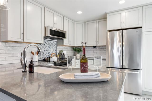 Building Photo - 2645 S Xanadu Way