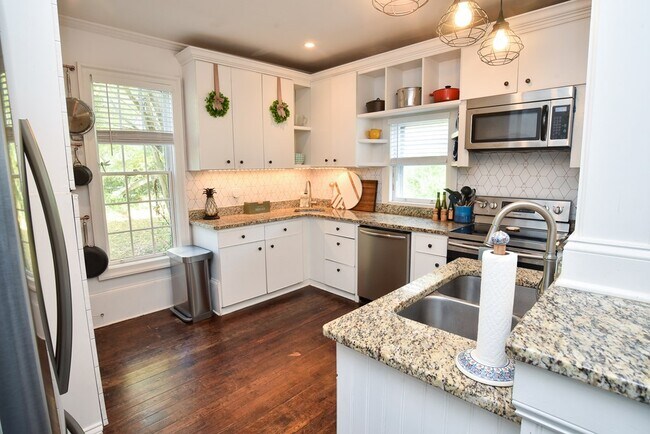 Building Photo - 23409 Seaside Rd