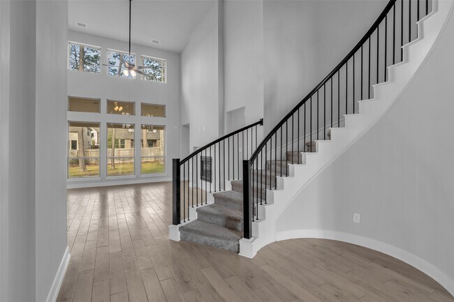 Building Photo - 215 Flower Moon Ct