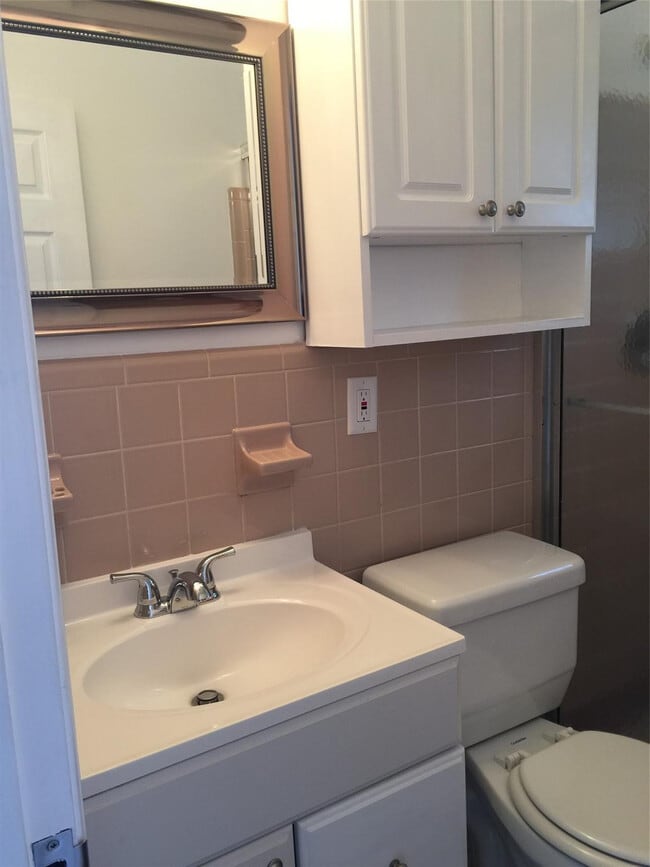 Building Photo - 1307 SW 18th Ct