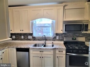 Building Photo - 308 Dove Ct