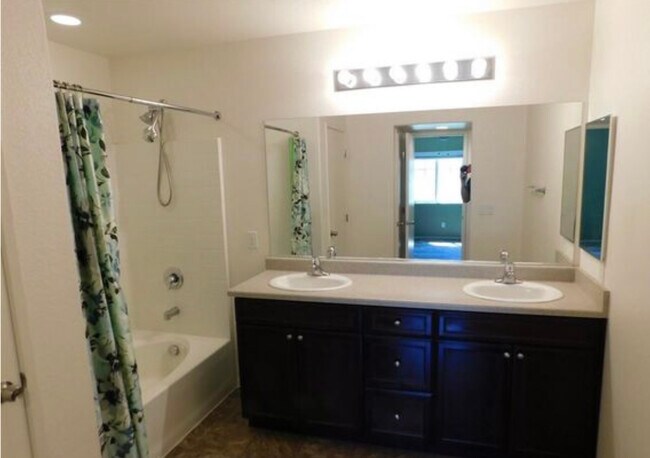 Building Photo - 10087 Emerald Edgewater Ct