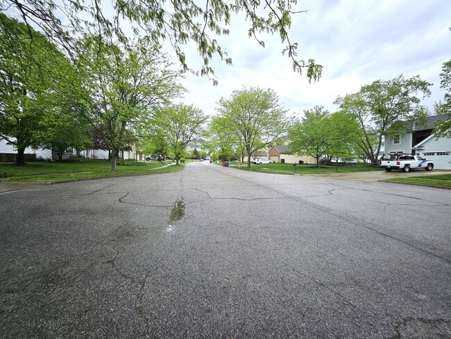 Building Photo - 5429 Bluebell Ct