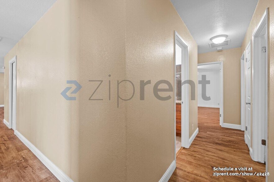 Building Photo - 935 Springoak Way