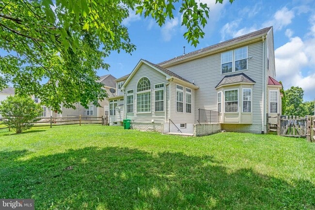 Building Photo - 4415 Medallion Dr