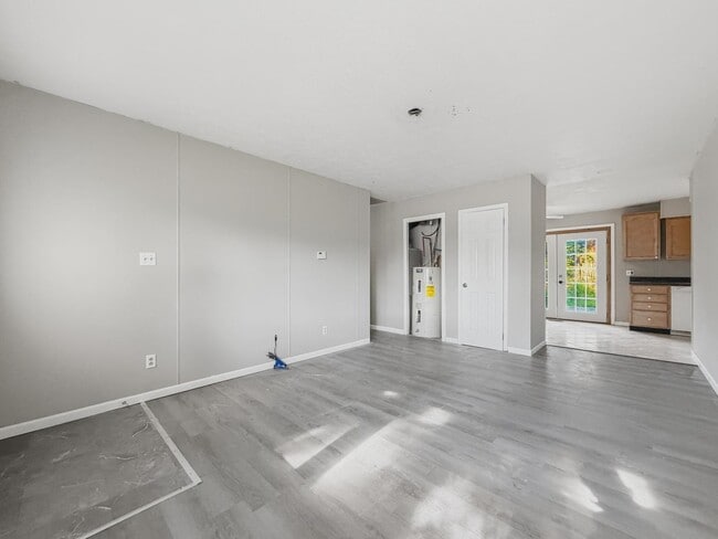 Building Photo - 836 Eastmont Dr