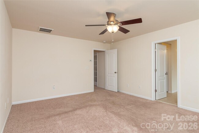 Building Photo - 106 Clarendon St