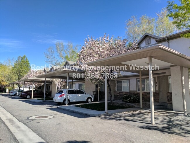Building Photo - Pet Friendly 2 Bed 1.5 Bath Condo in Midvale