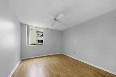 Building Photo - 105 Half Moon Cir