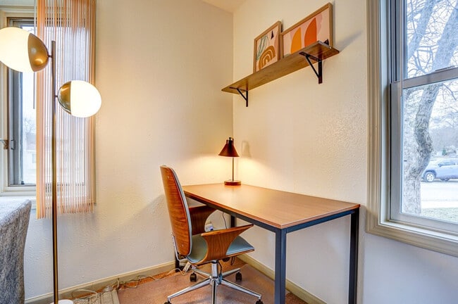 Building Photo - 5123 University Ave