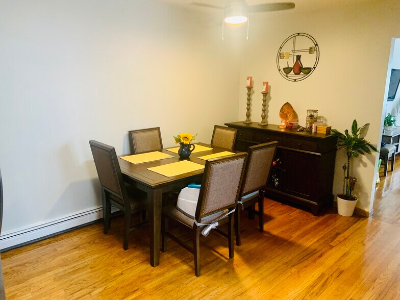dinning area - 426 Liberty Ave