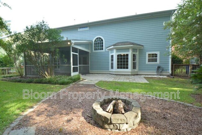 Building Photo - 8566 Royal Palm Ln