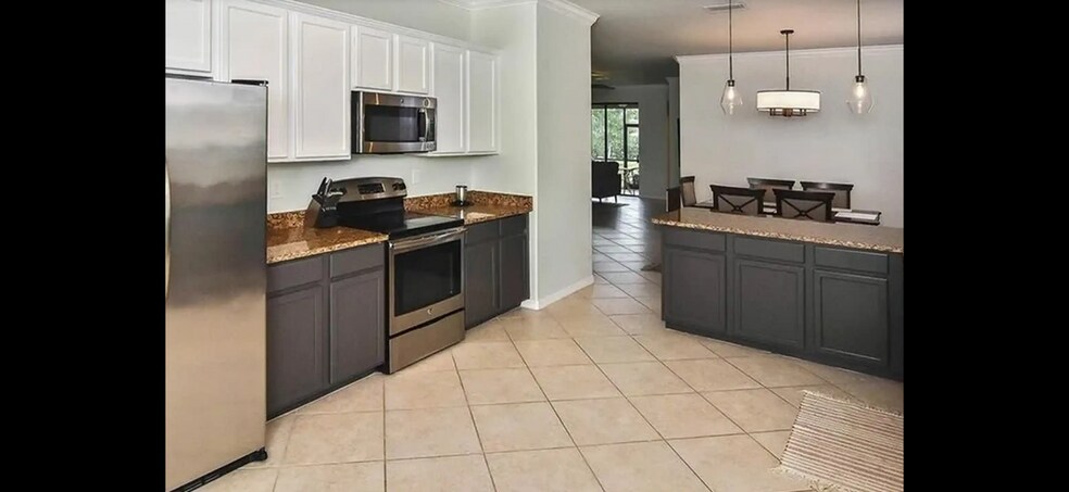 Building Photo - 13555 San Georgio Dr