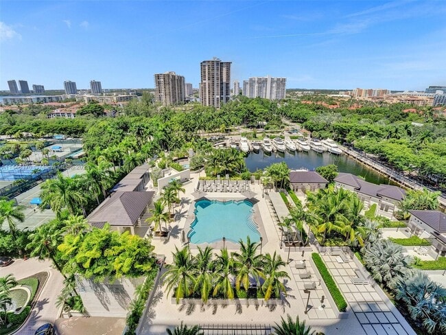 Building Photo - 7000 Island Blvd