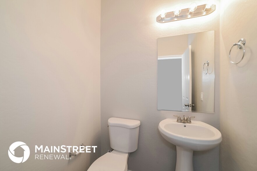 Building Photo - 15651 W Cameron Dr