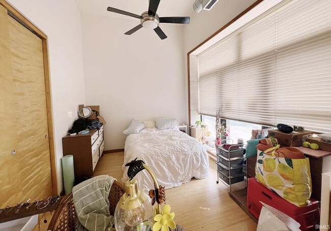 Building Photo - 213 N Walnut St