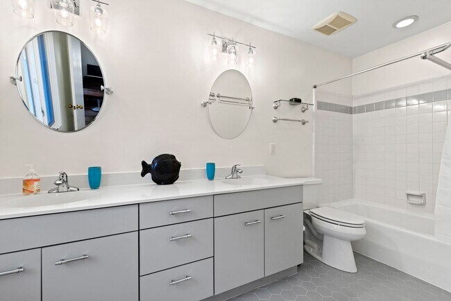 Building Photo - Gorgeous Home in Ironwoods Neighborhood Chapel Hill