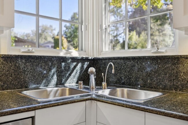 Building Photo - Beautifully Appointed Atherton Estate with...
