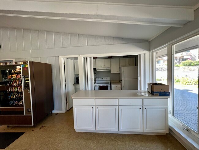 Building Photo - 32 Montego Colony