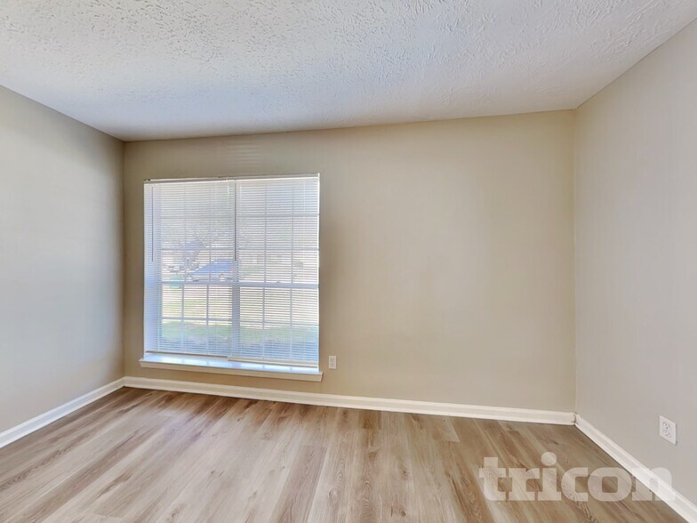 Building Photo - 6826 Blue Ridge Dr