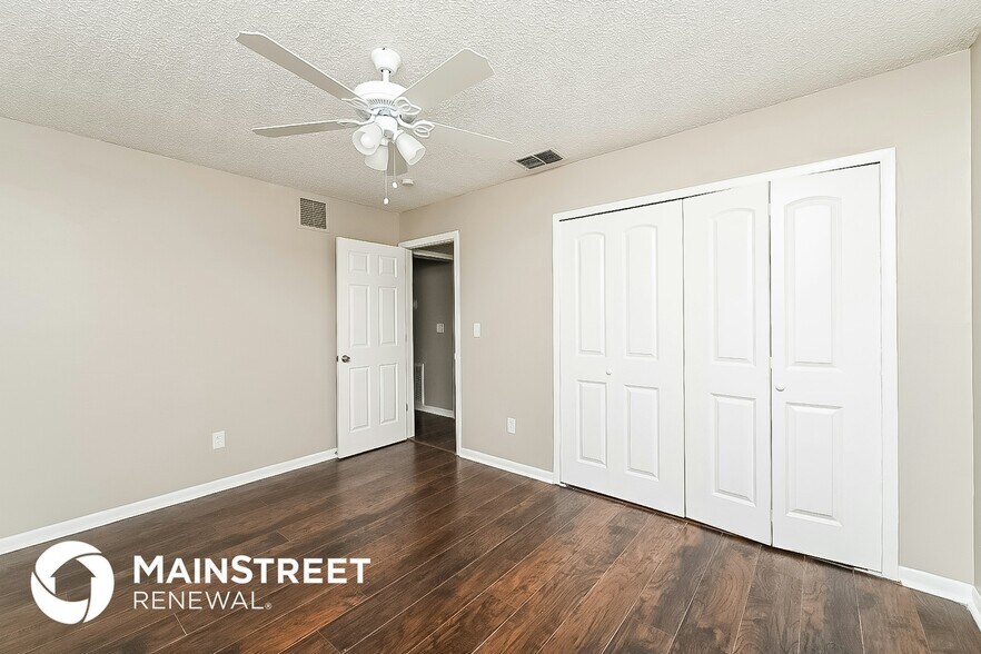 Building Photo - 1406 Cromwell Dr