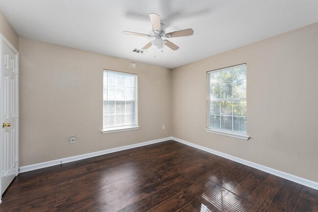 Building Photo - 1728 Connorvale Rd