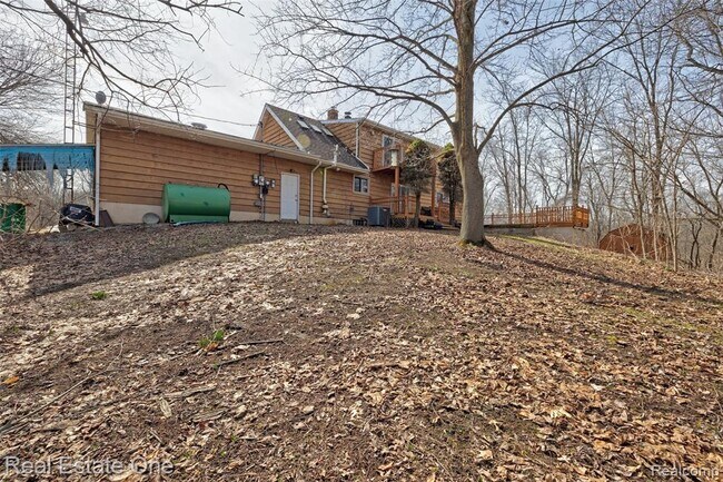 Building Photo - 5307 Metamora Rd