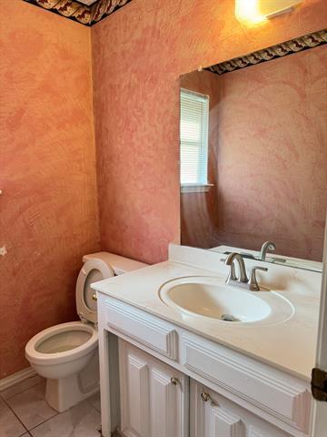 Building Photo - 2301 Claridge Cir