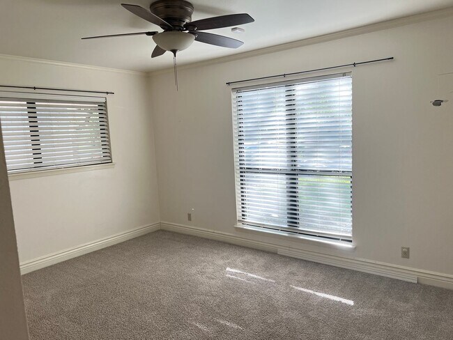 Building Photo - 11414 Raindrop Dr