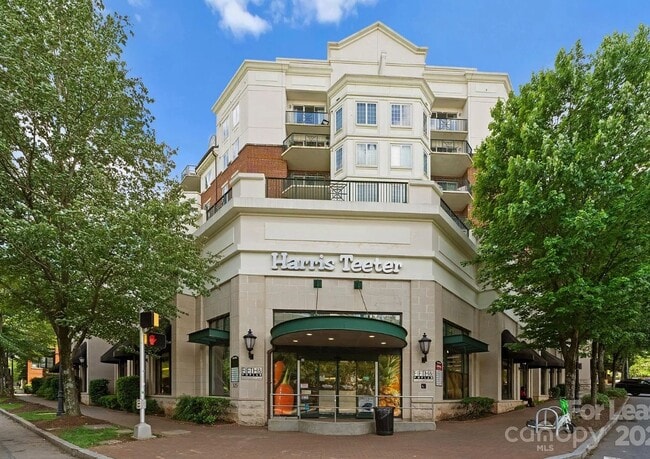 Building Photo - 300 W 5th St