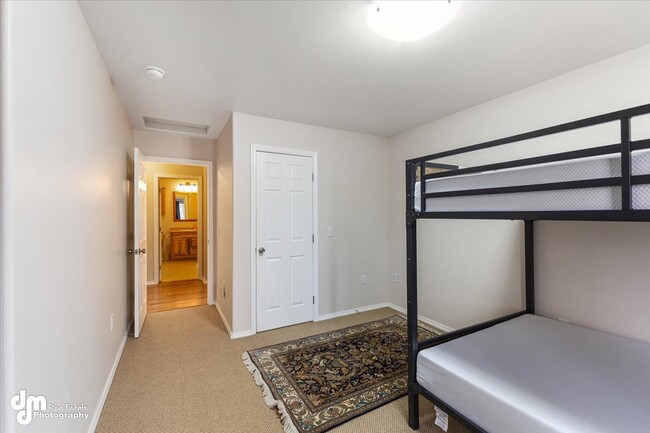 Building Photo - 4051 E Birch View Dr