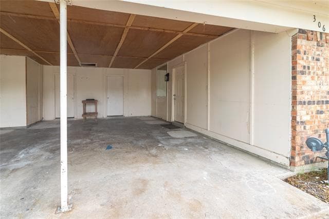 Building Photo - 306 W Marble St